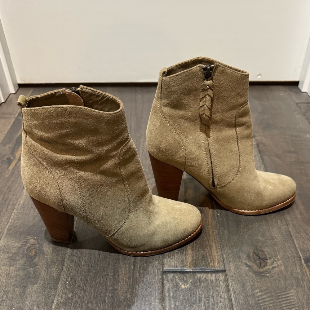 Joie Suede Ankle Boots Tan Stacked Heel Size 38 (US 7.5-8)